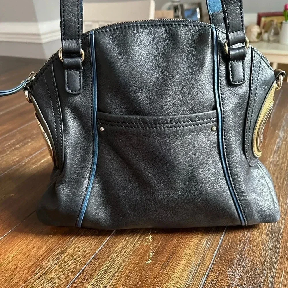 B. Makowsky shoulder bag